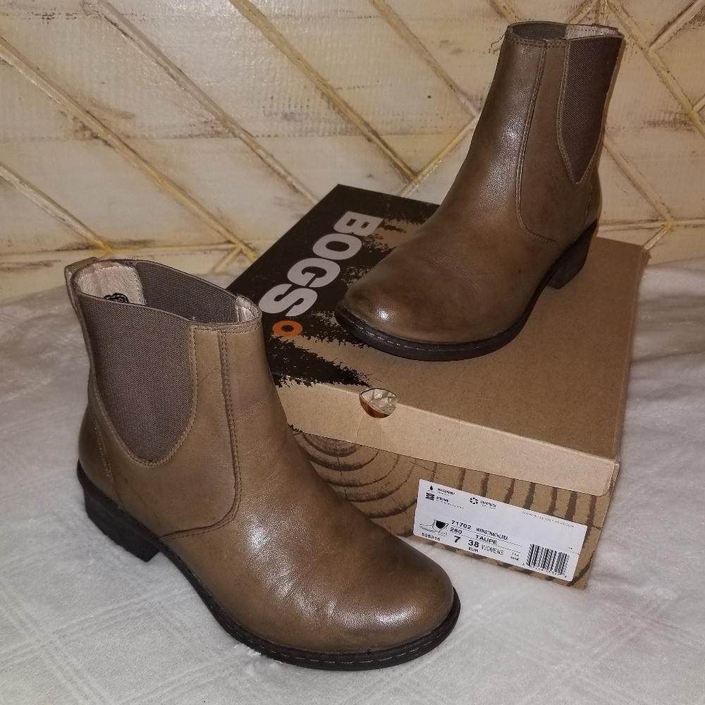 BOGS Kristina Leather Chelsea Boot Taupe 7M+POLISH